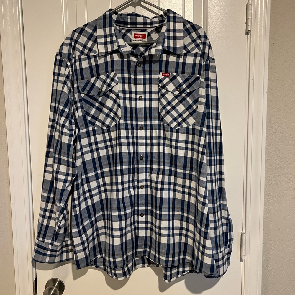 Wrangler Navy and White Checkered Men's Shirt